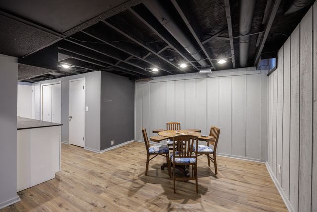 1468 Oakbrook East Drive, Rochester Hills, MI 48307