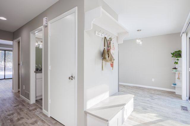 1468 Oakbrook East Drive, Rochester Hills, MI 48307