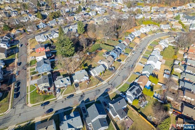 40 Surrey Lane, Clifton, NJ 07012