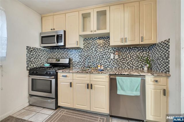 40 Surrey Lane, Clifton, NJ 07012