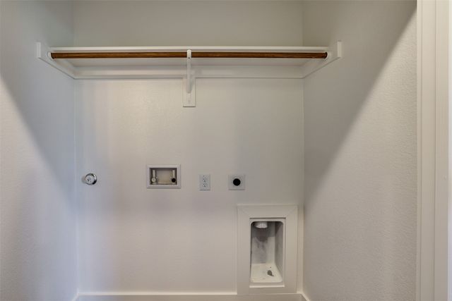 657 Blackland Drive, Venus, TX 76084