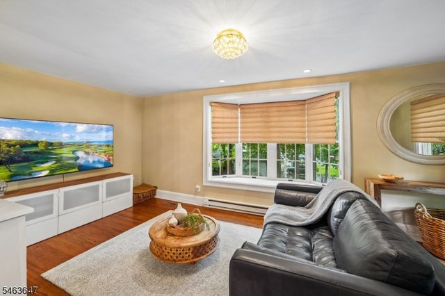 30 Myrtle Ave, Summit City, NJ 07901
