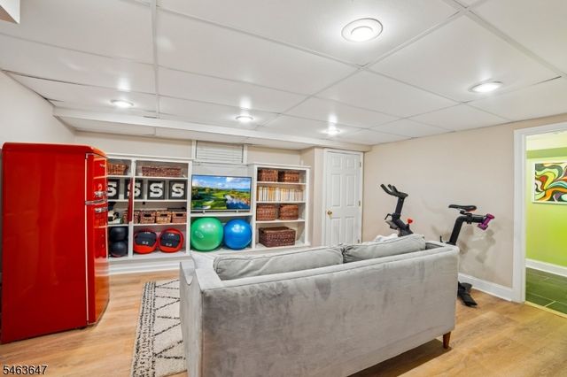 30 Myrtle Ave, Summit City, NJ 07901