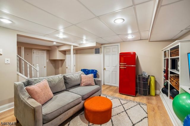 30 Myrtle Ave, Summit City, NJ 07901