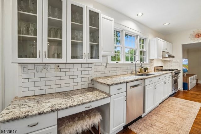 30 Myrtle Ave, Summit City, NJ 07901