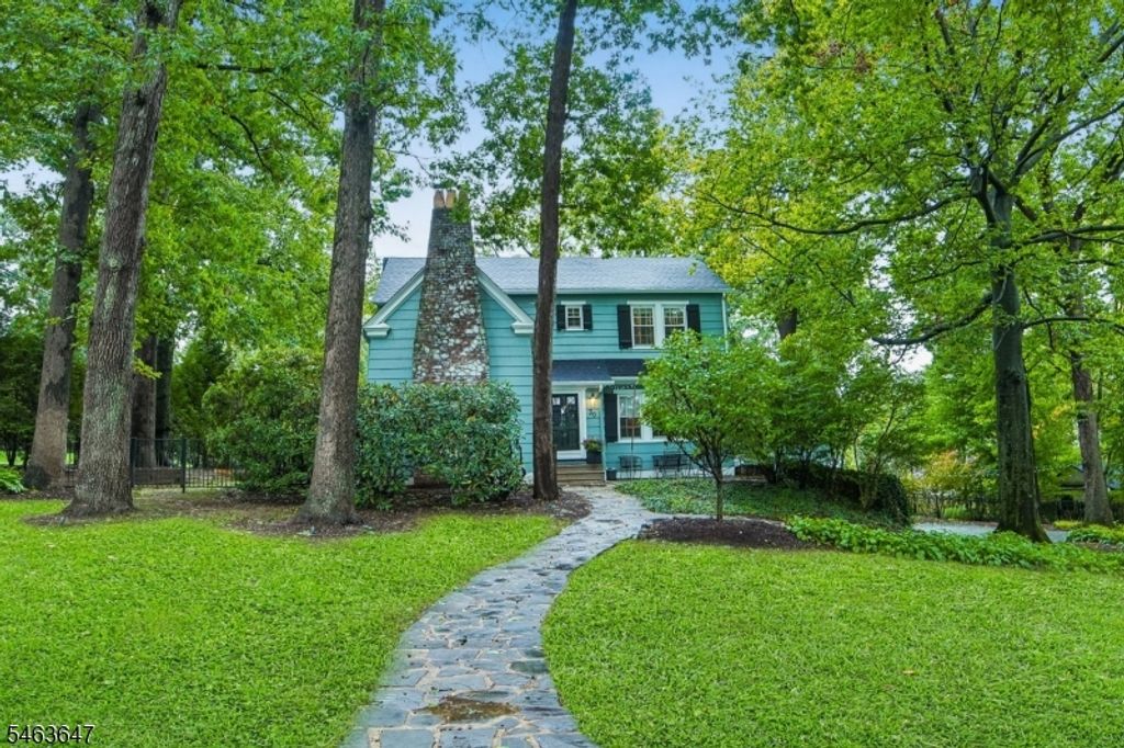 30 Myrtle Ave, Summit City, NJ 07901