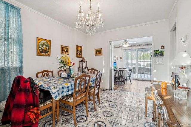 189 Surrey, Lynbrook, NY 11563