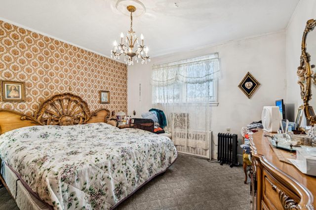 189 Surrey, Lynbrook, NY 11563