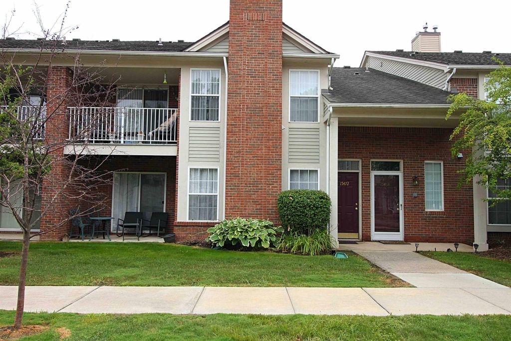 15472 Claremont Drive, Clinton Township, MI 48038