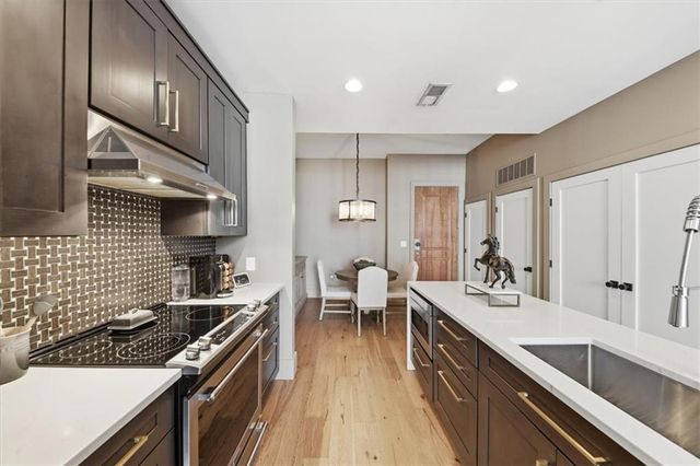 3040 Peachtree Road NW 1514, Atlanta, GA 30305