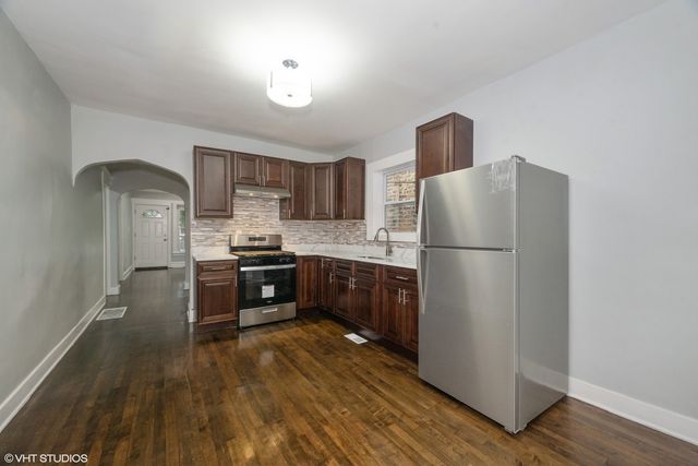 7010 S Claremont Avenue, Chicago, IL 60636