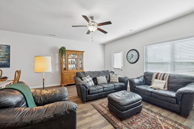 404 Masters Way, Dickson, TN 37055