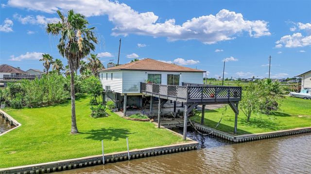 1571 Blue Water Drive, Freeport, TX 77541