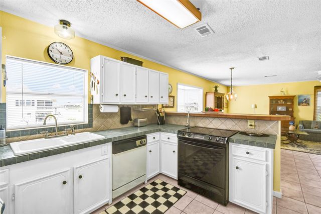 1571 Blue Water Drive, Freeport, TX 77541