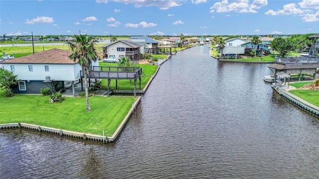 1571 Blue Water Drive, Freeport, TX 77541
