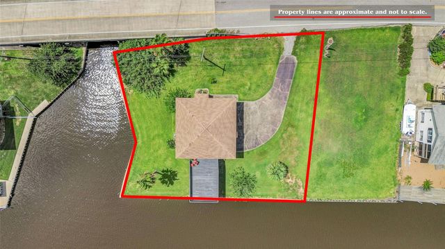 1571 Blue Water Drive, Freeport, TX 77541