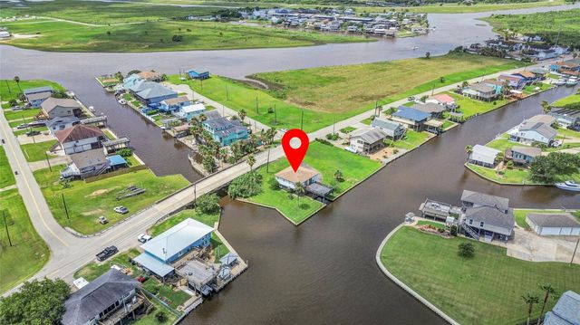 1571 Blue Water Drive, Freeport, TX 77541