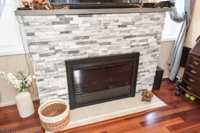 7 Birch Rd, Bloomingdale Boro, NJ 07403