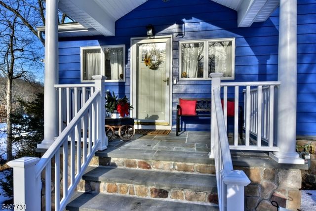 7 Birch Rd, Bloomingdale Boro, NJ 07403