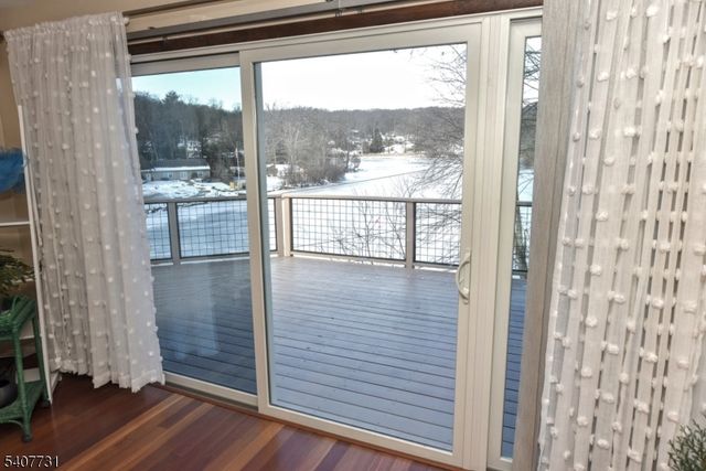 7 Birch Rd, Bloomingdale Boro, NJ 07403