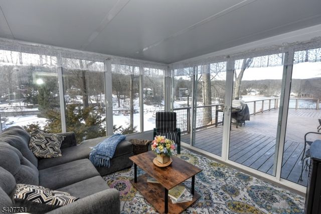 7 Birch Rd, Bloomingdale Boro, NJ 07403