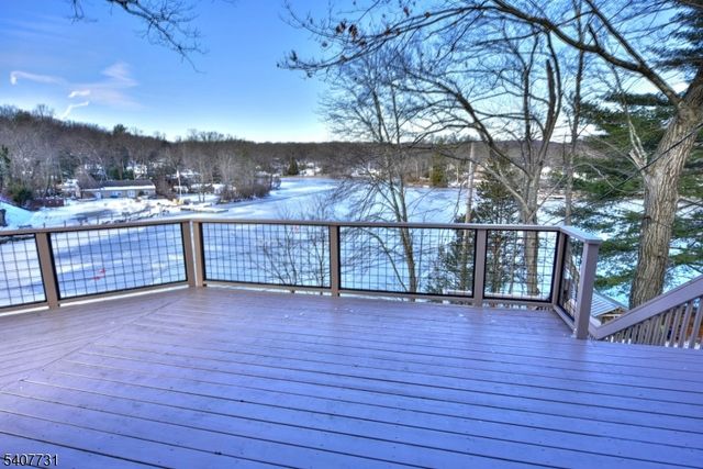 7 Birch Rd, Bloomingdale Boro, NJ 07403