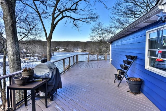 7 Birch Rd, Bloomingdale Boro, NJ 07403