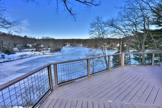 7 Birch Rd, Bloomingdale Boro, NJ 07403