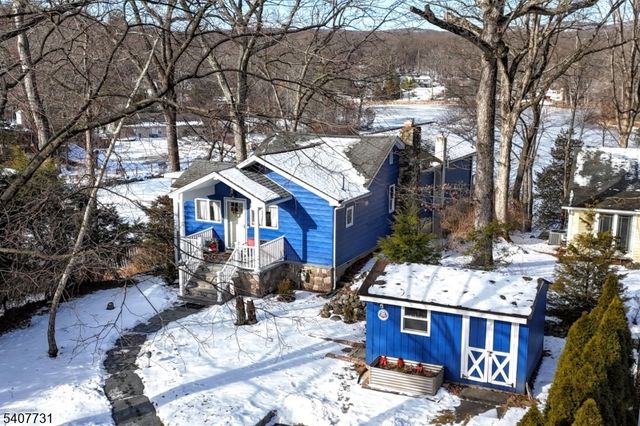 7 Birch Rd, Bloomingdale Boro, NJ 07403