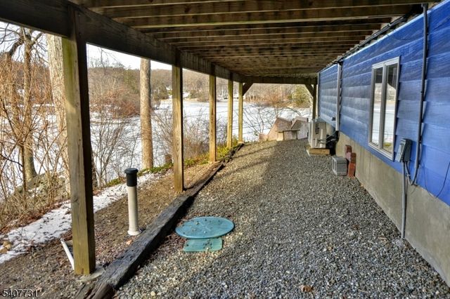 7 Birch Rd, Bloomingdale Boro, NJ 07403