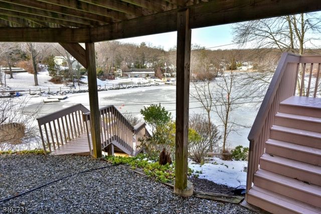 7 Birch Rd, Bloomingdale Boro, NJ 07403