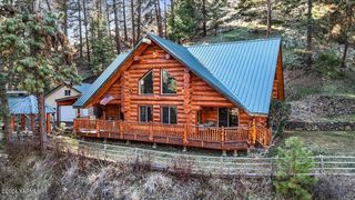 4492 Nile Rd, Naches, WA 98937