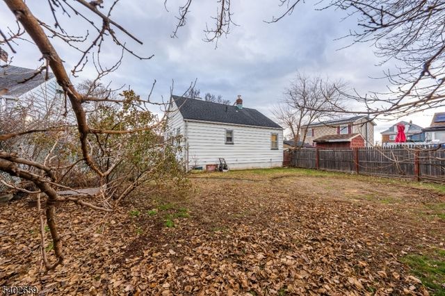 81 Larch St, Woodbridge Twp., NJ 07064