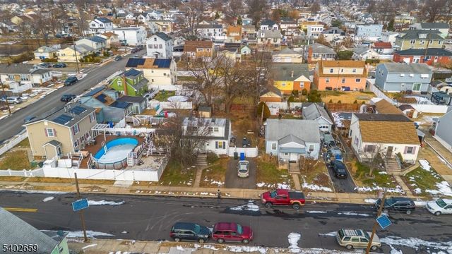 81 Larch St, Woodbridge Twp., NJ 07064