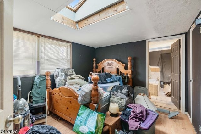 81 Larch St, Woodbridge Twp., NJ 07064