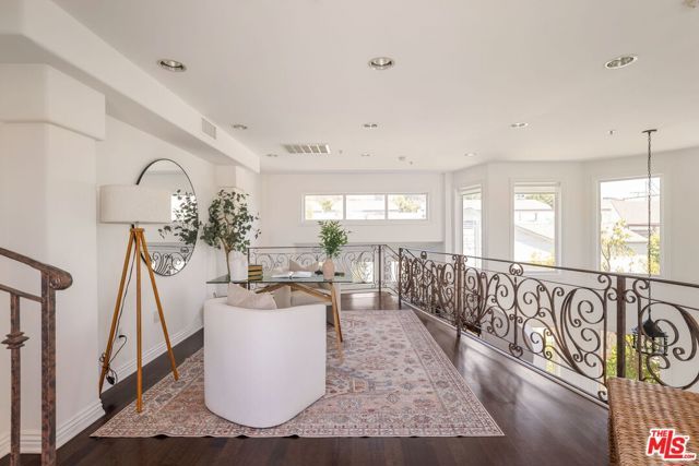 2922 Montana Avenue B, Santa Monica, CA 90403
