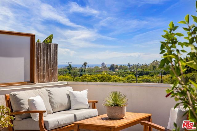 2922 Montana Avenue B, Santa Monica, CA 90403
