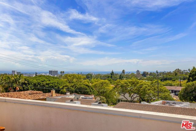 2922 Montana Avenue B, Santa Monica, CA 90403