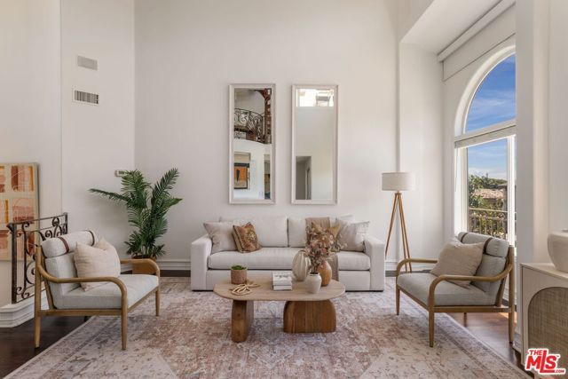 2922 Montana Avenue B, Santa Monica, CA 90403