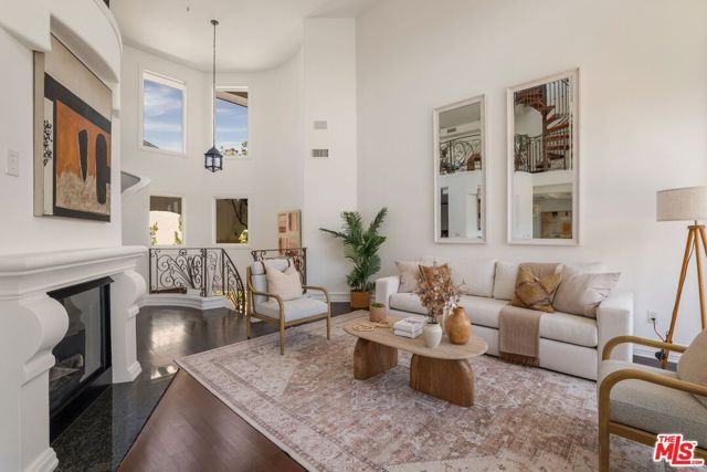 2922 Montana Avenue B, Santa Monica, CA 90403
