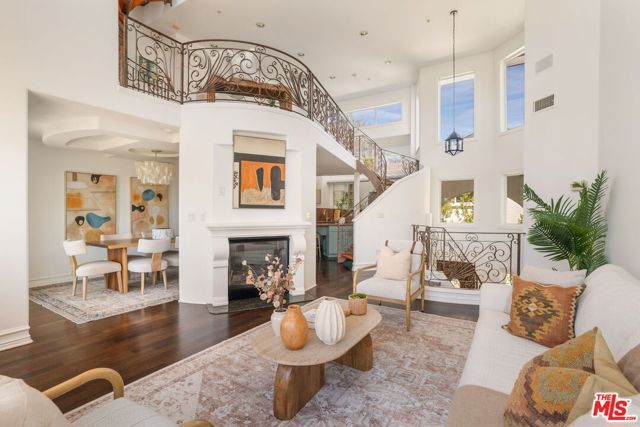 2922 Montana Avenue B, Santa Monica, CA 90403