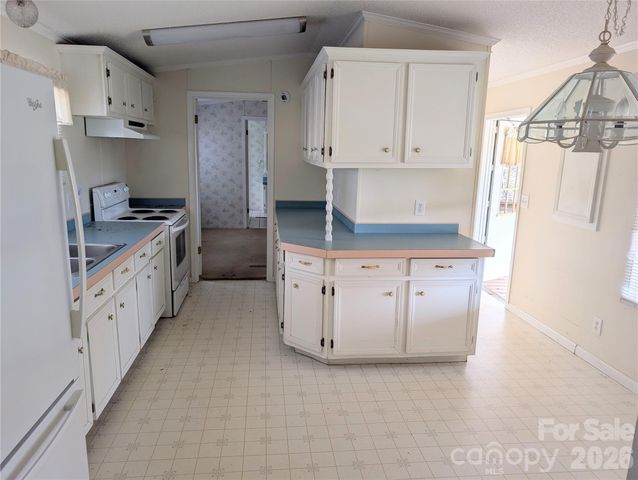 172 School House Road, Mills River, NC 28759