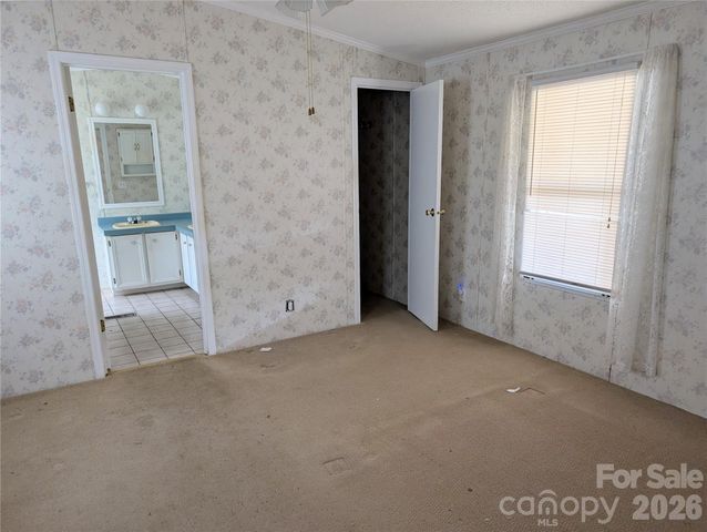 172 School House Road, Mills River, NC 28759