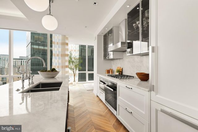 300 INTERNATIONAL DR #2408, Baltimore, MD 21202