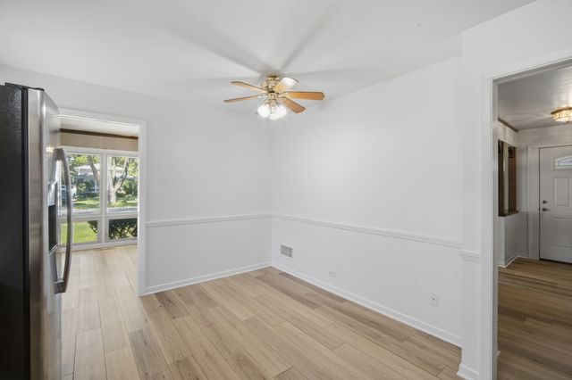 905 Long Road, Glenview, IL 60025
