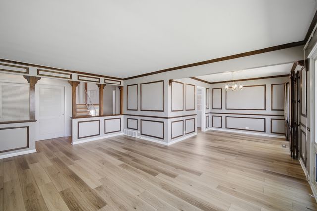 905 Long Road, Glenview, IL 60025