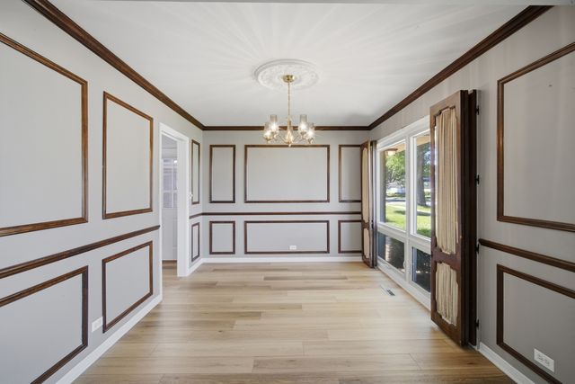905 Long Road, Glenview, IL 60025