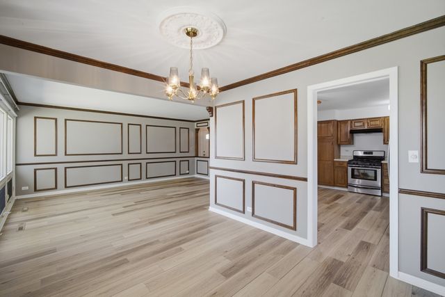 905 Long Road, Glenview, IL 60025