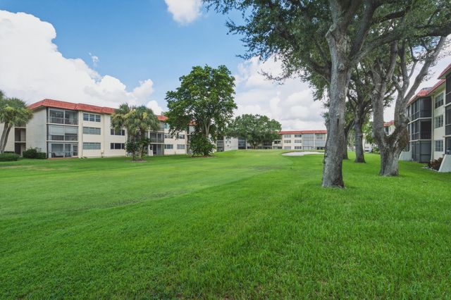 811 S Hollybrook Drive 202, Pembroke Pines, FL 33025