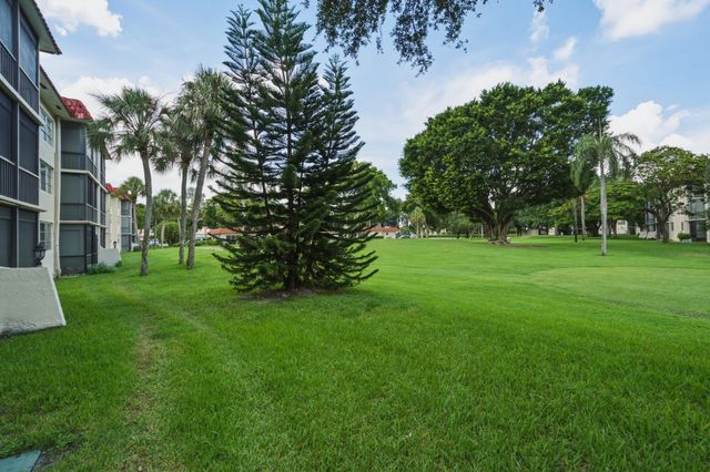 811 S Hollybrook Drive 202, Pembroke Pines, FL 33025